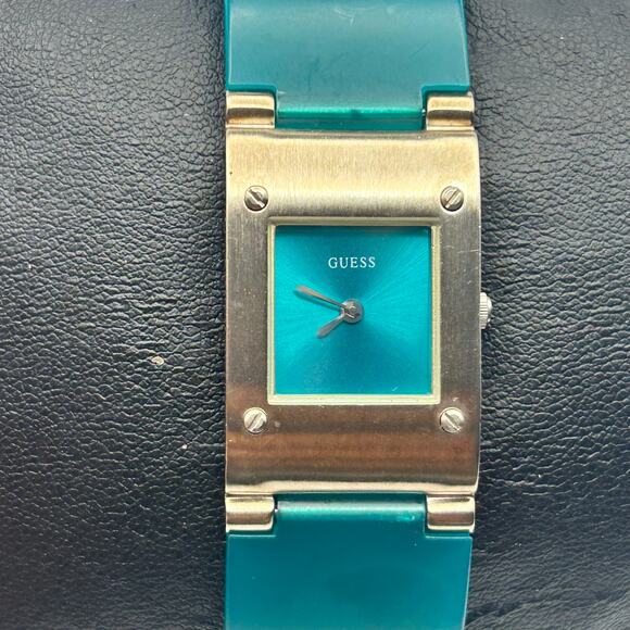 GUESS Silver Teal Stainless Steel Women’s Watch Working New Battery - Picture 1 of 8
